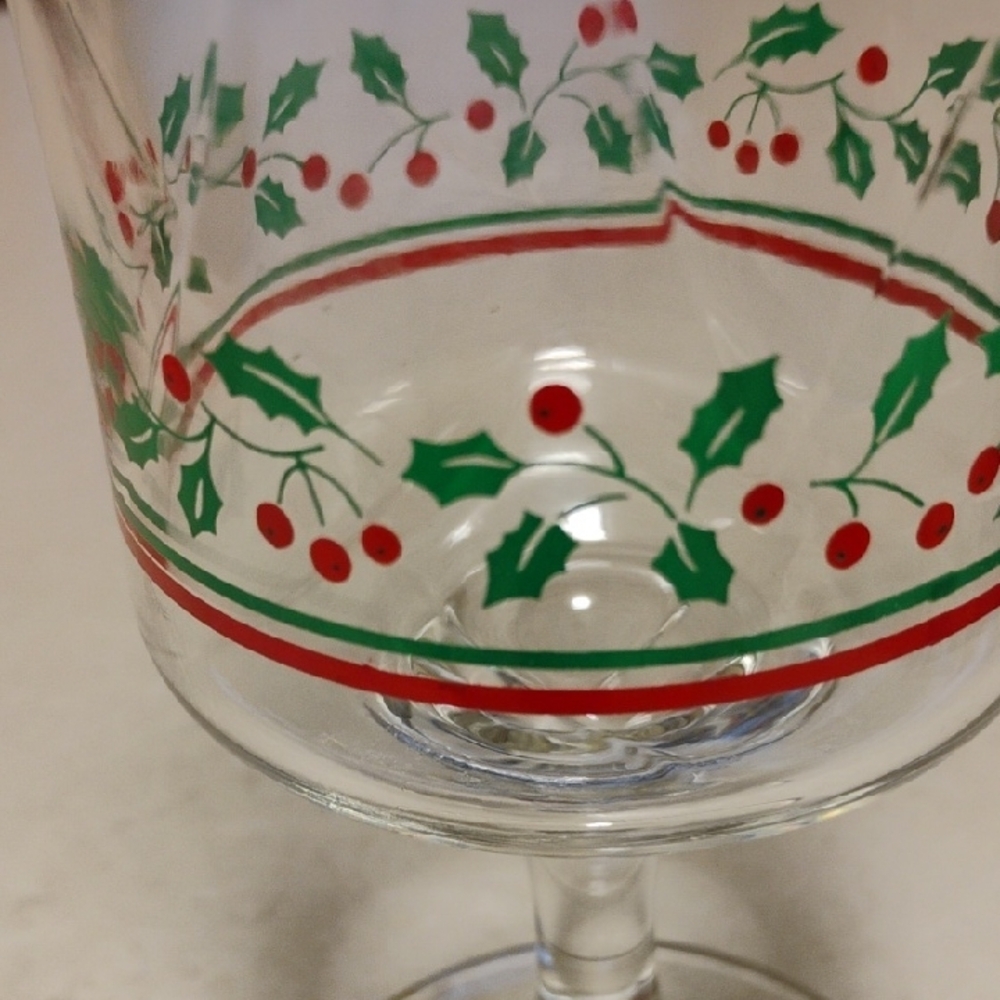 Vintage Collectable Festive Glass Goblet with Holly Design - Picture 2 of 3